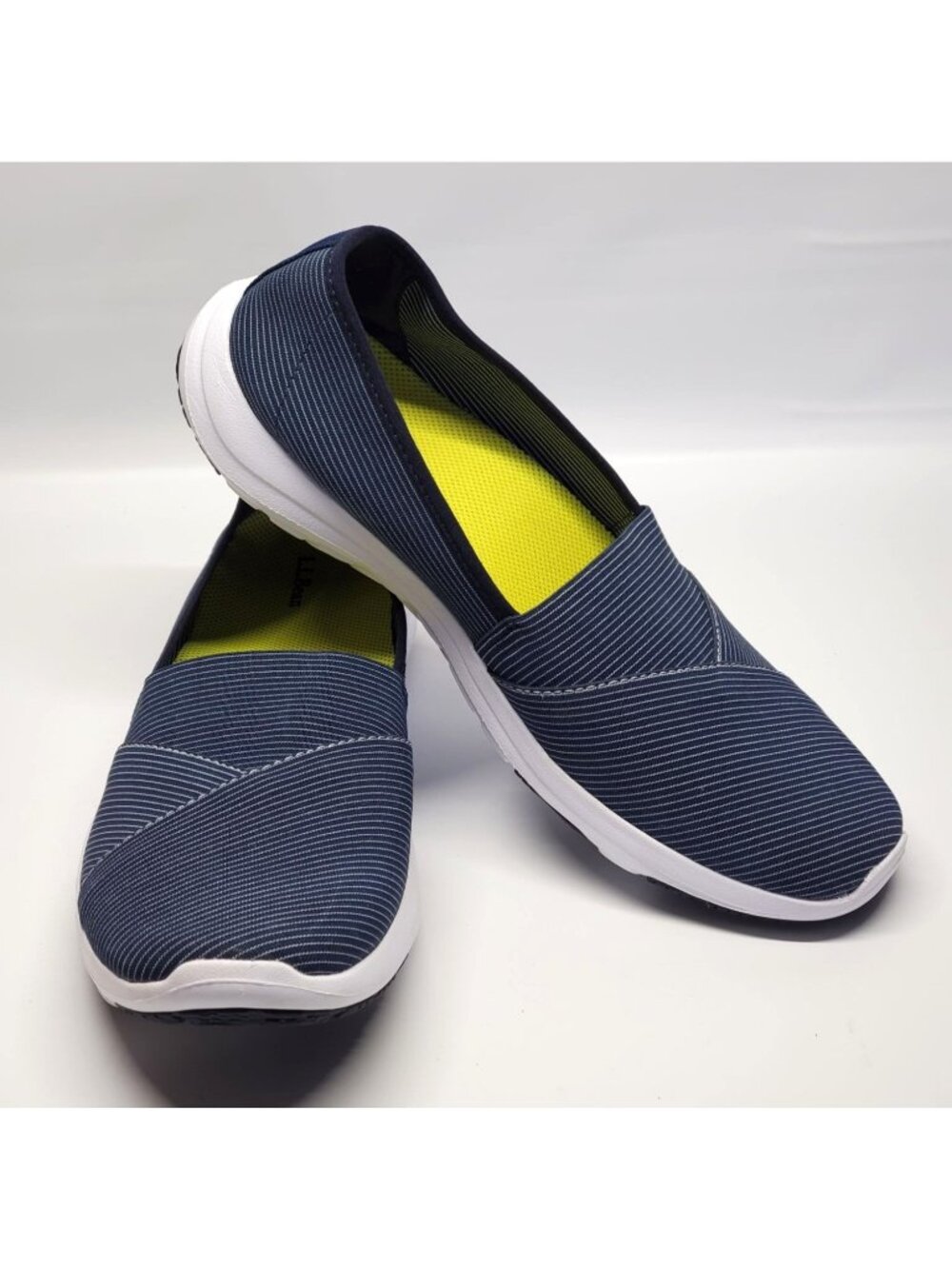 NWOB L.L.Bean Women's Blue Stripes Cove Stretch Slip-Ons size 10 656